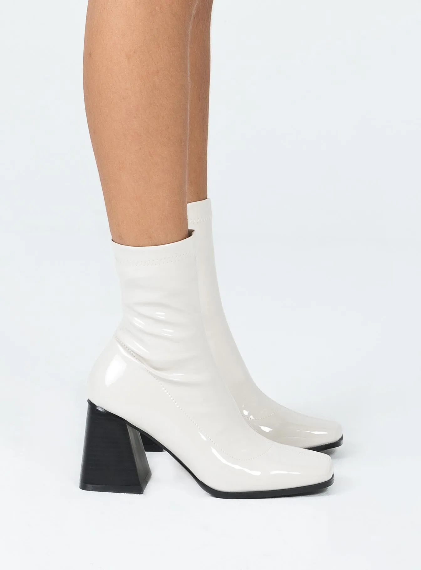 Barrett Boots Patent Off White