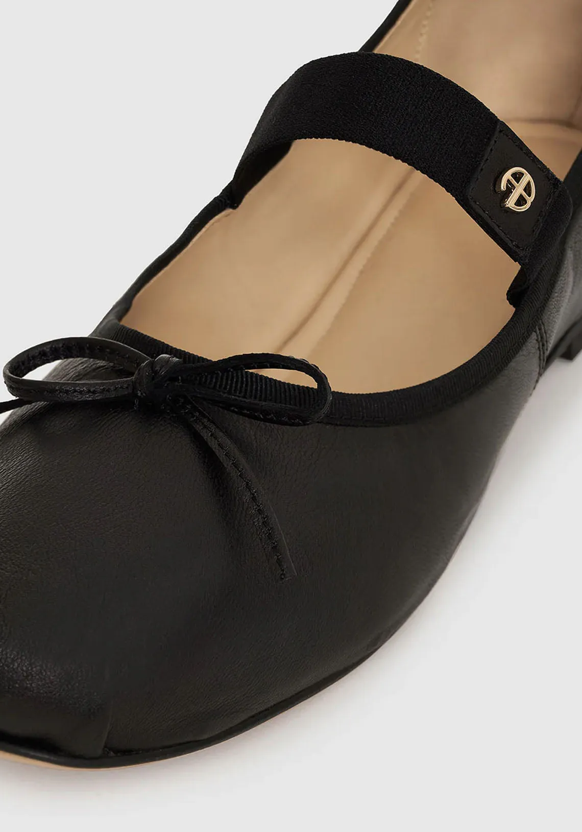 JOLIE FLATS BLACK