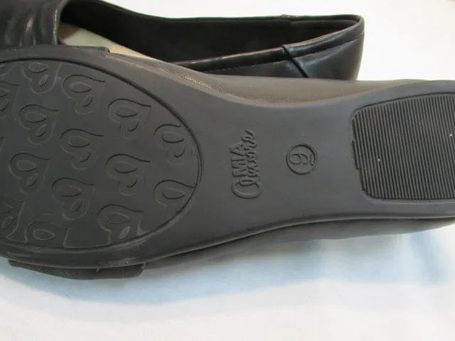 Mia Amore "Corra" Black Crossover Strap Slip-On Flats