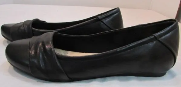 Mia Amore "Corra" Black Crossover Strap Slip-On Flats